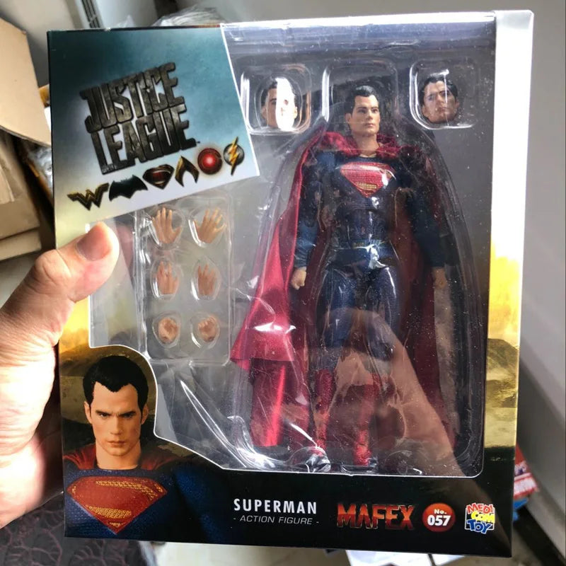 16cm DC Superman MAFEX 057 Justice League Super Man Action Figure Collection Model